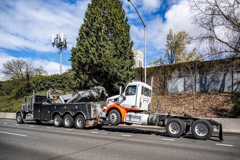 Heavy truck towing for a large semi